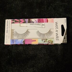 🏖 Wet n Wild False Eyelashes